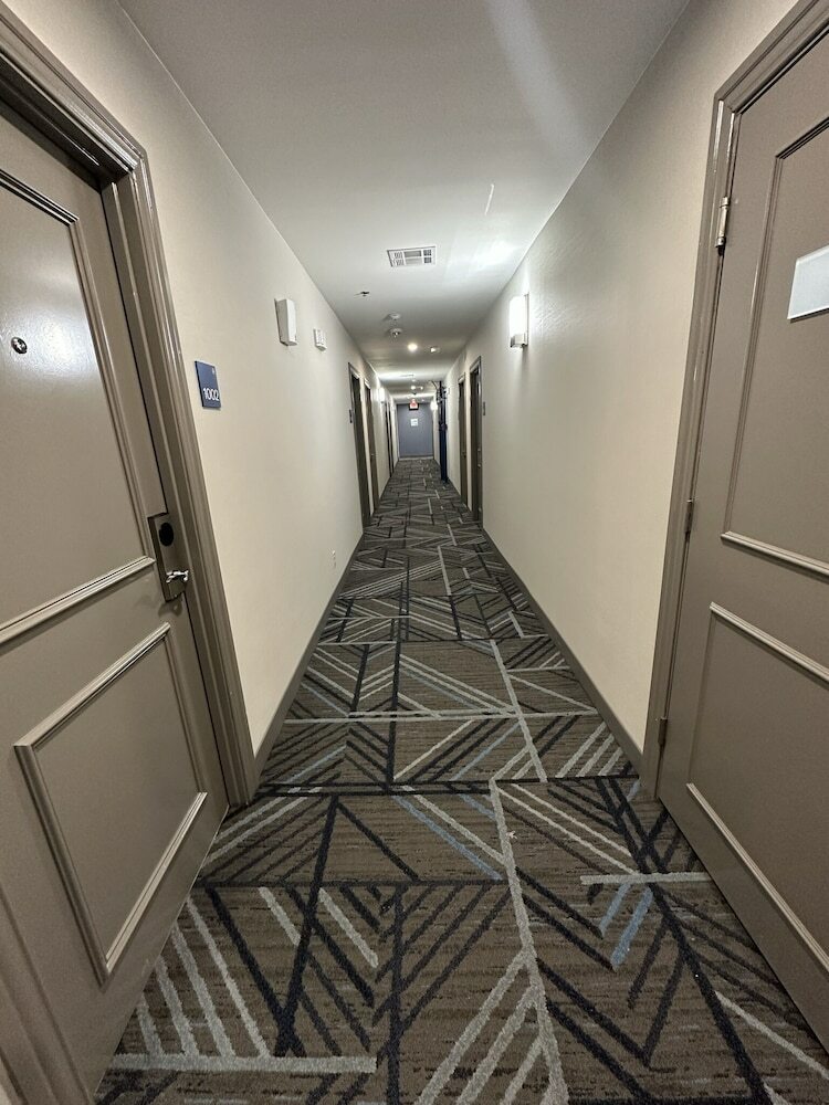 Hotel Lawrence Downtown Dallas