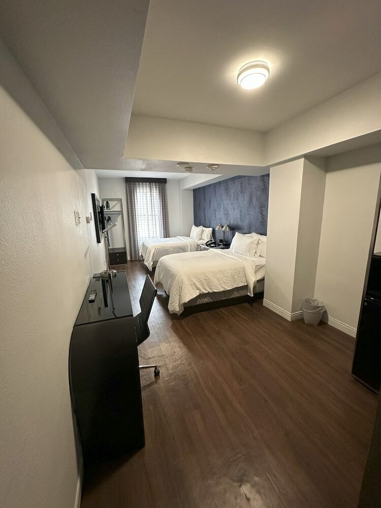Hotel Lawrence Downtown Dallas