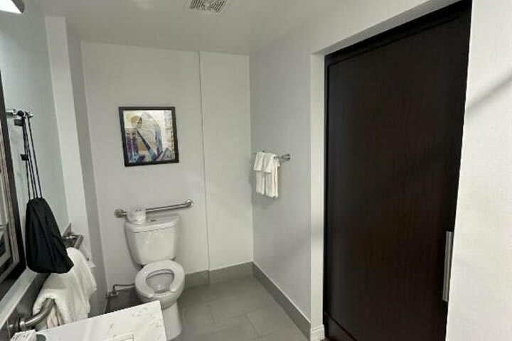 Hotel Lawrence Downtown Dallas