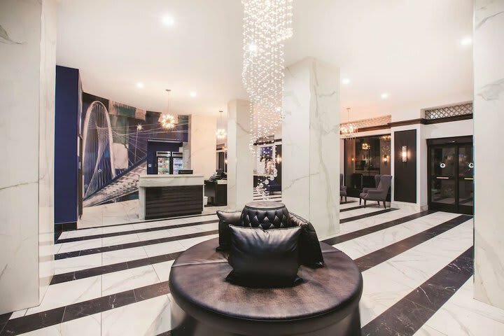 Hotel Lawrence Downtown Dallas