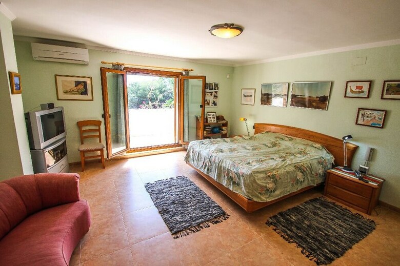 Finca Raiz - Modern, Well-equipped Villa With Private Pool In Moraira