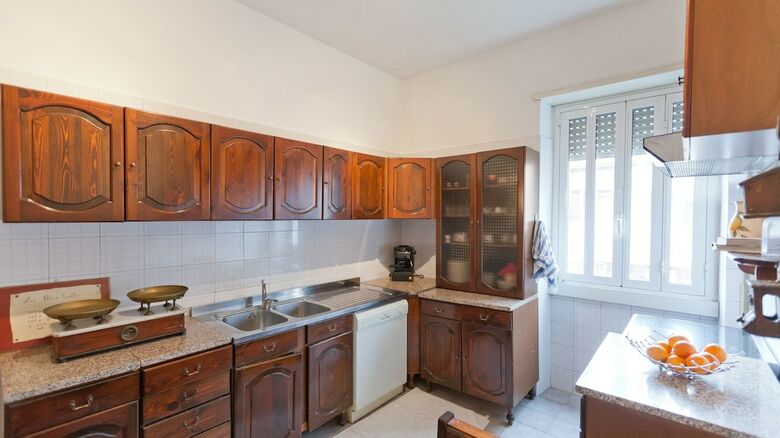 Rental In Rome Pateras Balcony Apartment