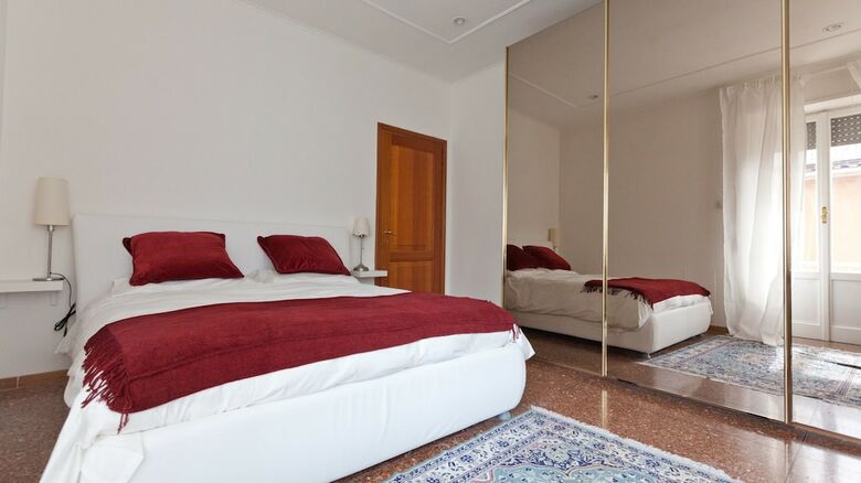 Rental In Rome Pateras Balcony Apartment