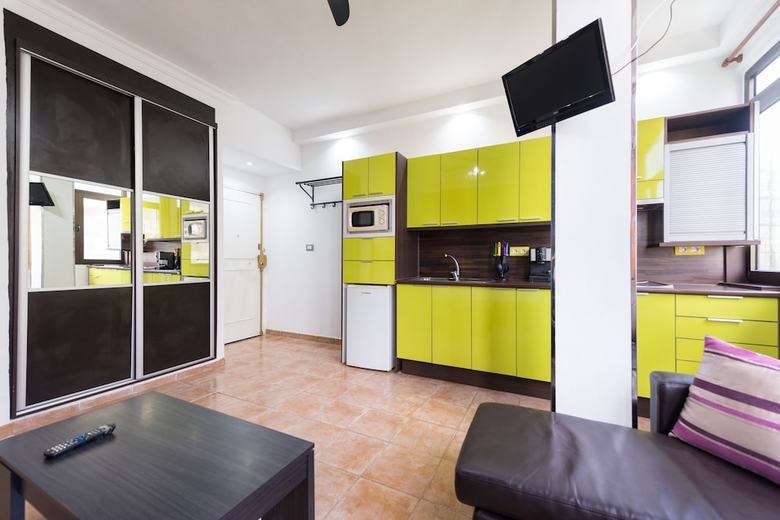 Apartamentos Reina Breakfast At The Beach