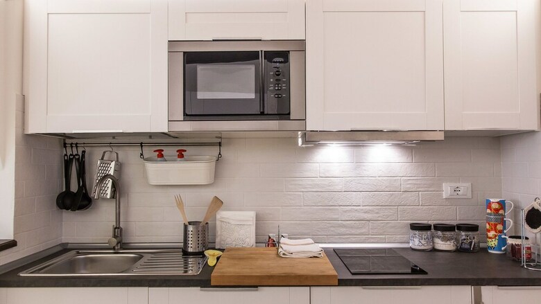Rental In Rome Trastevere White Apartment