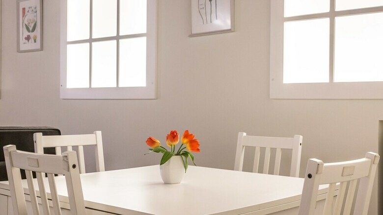 Rental In Rome Trastevere White Apartment