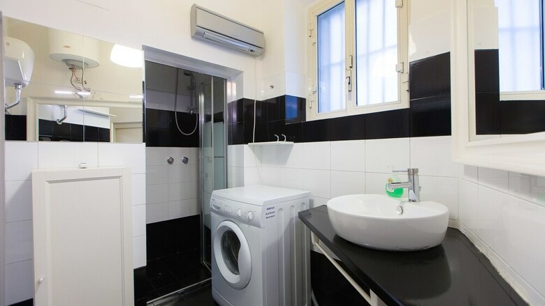 Rental In Rome Veneto Apartment