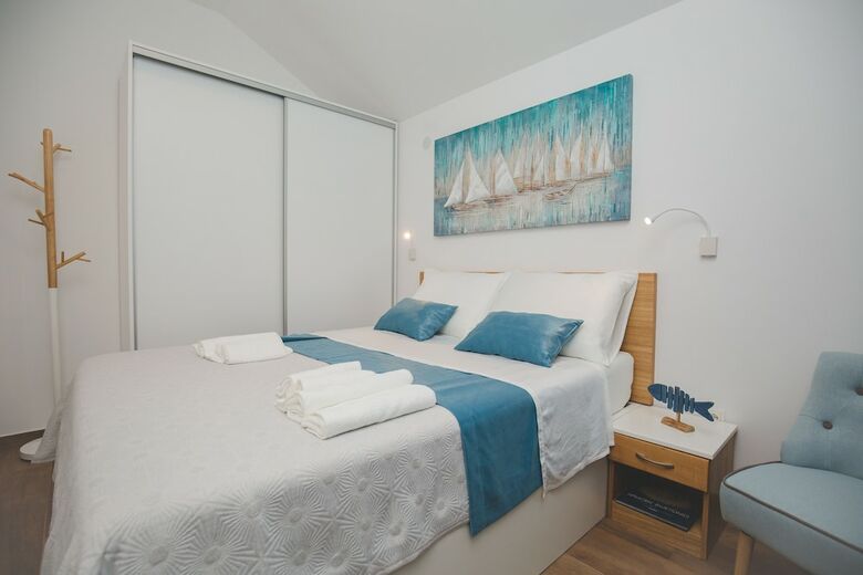 Apartamentos Salsa Brac