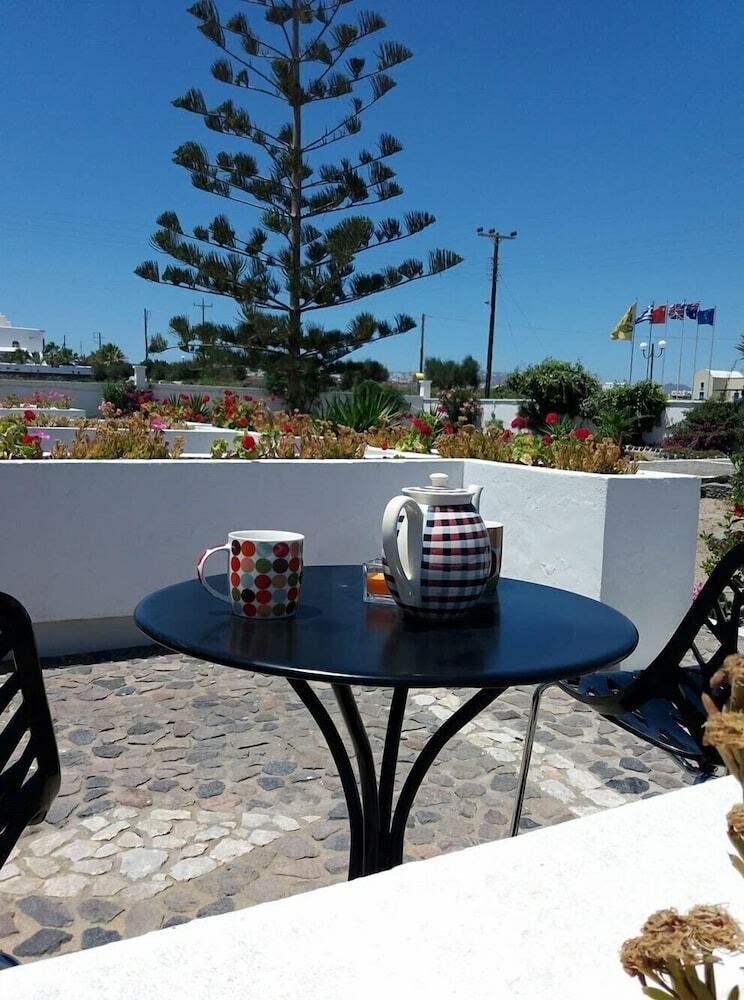 Hotel Cafe Greco Studios & Apartments