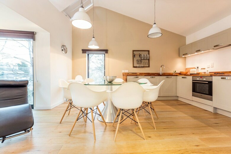 Apartamentos The Cliffside Chalet - Warm & Modern 3bdr Riverside Home