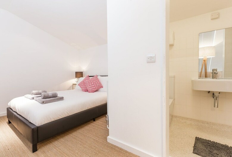 Apartamentos The Cliffside Chalet - Warm & Modern 3bdr Riverside Home