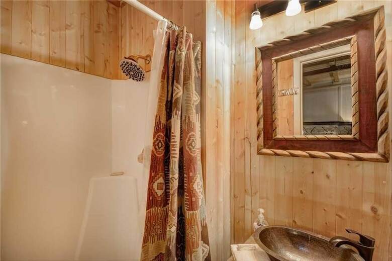 A Climbing Cub - Two Bedroom Cabin