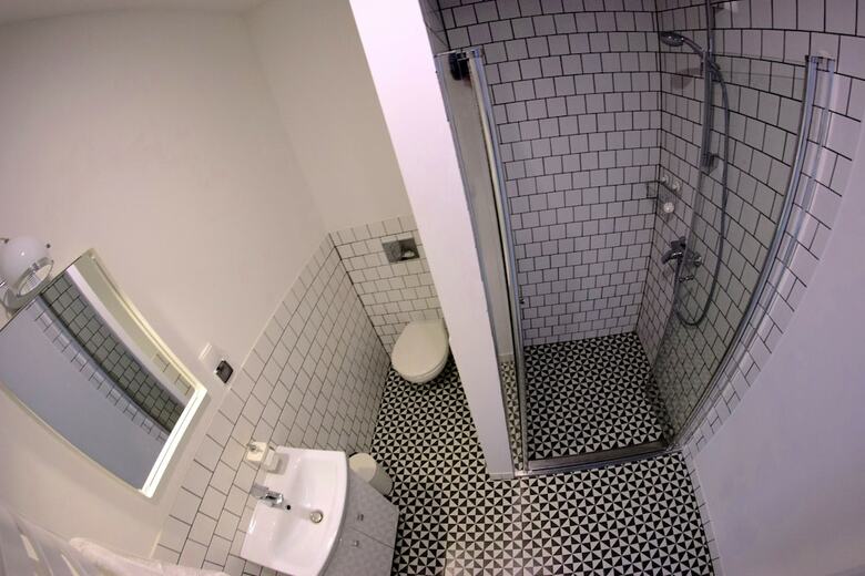 Hostal Honey Den Hostel