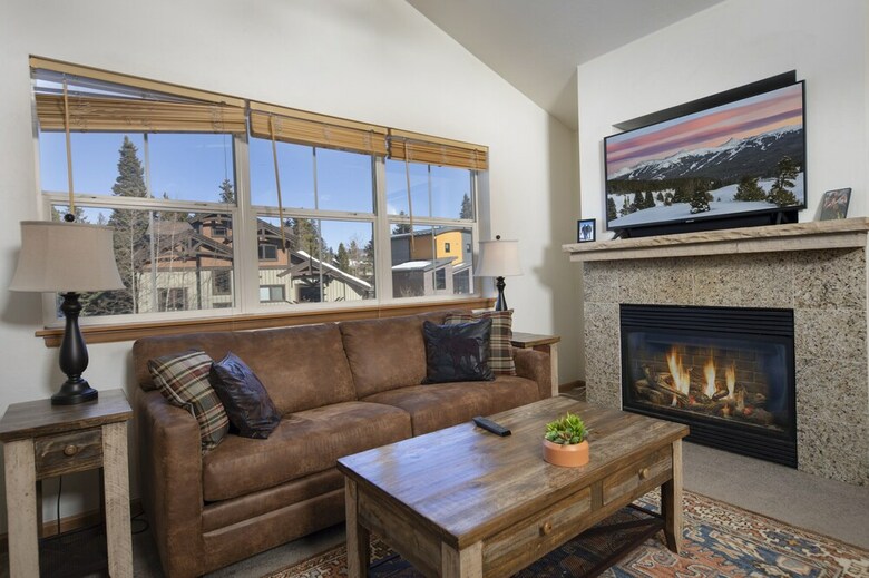 Streamside Lane Condos By Crmr