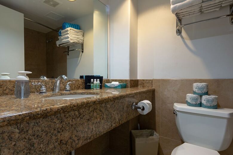 Aqua Palms - Suite 1110