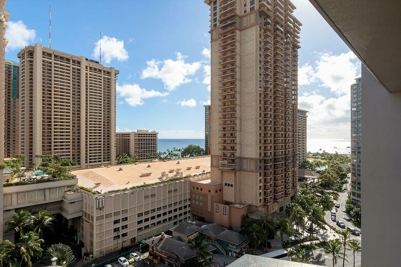 Aqua Palms - Suite 1110