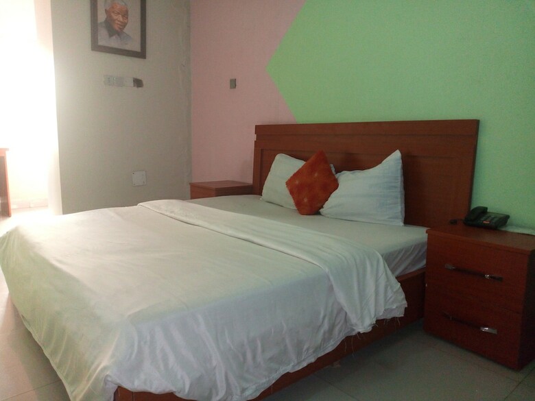 Flamingo Hotel & Suites