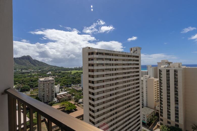 Waikiki Sunset Suite 2404
