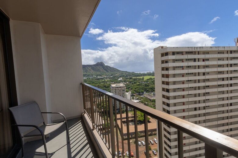 Waikiki Sunset Suite 2404