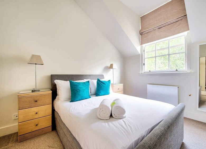Quiet Mews Apartment In New Town