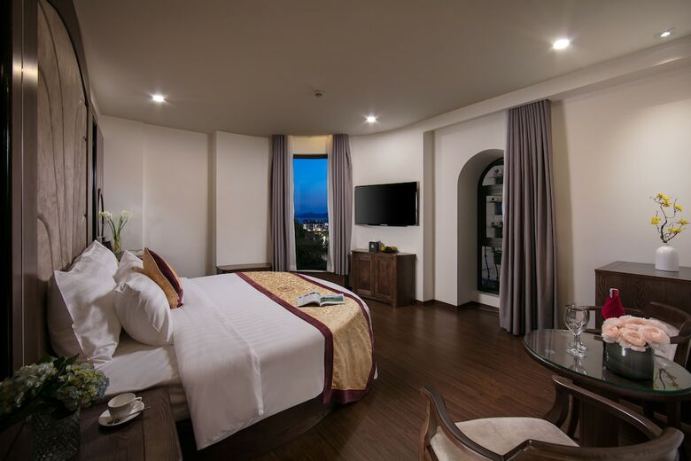 Halios Hotel Halong