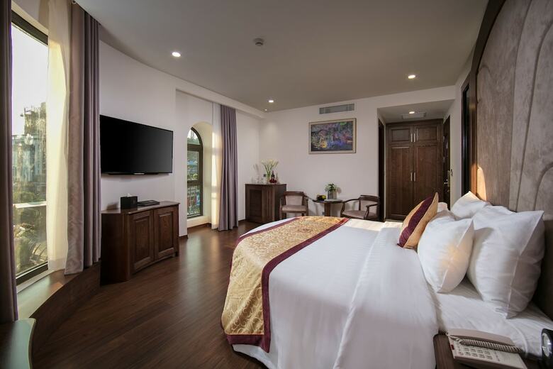 Halios Hotel Halong