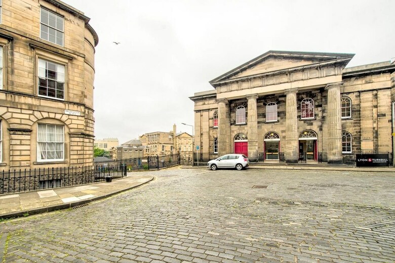 City Centre Georgian Maindoor 2bed/2bath Apartment