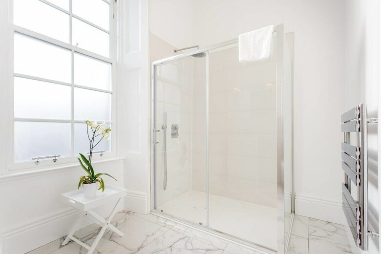 Luxury 4-bedroom Townhouse In Prestigious West End