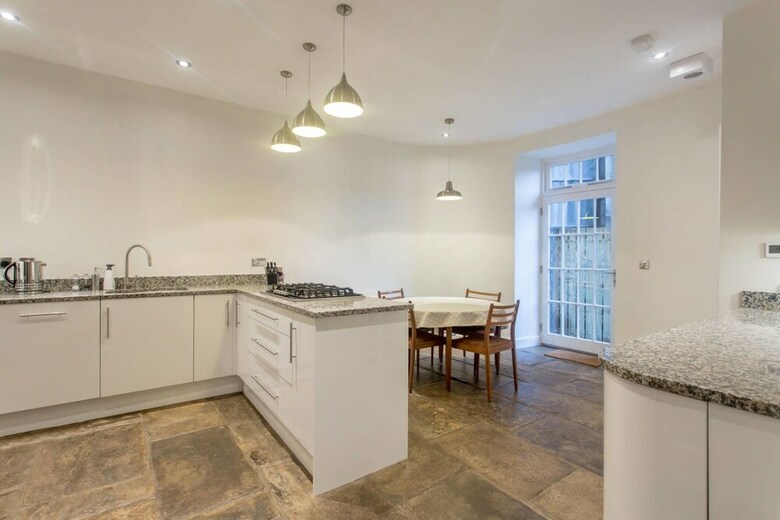 Apartamentos Spacious 2 Bed Apt In Ideal City Centre Location