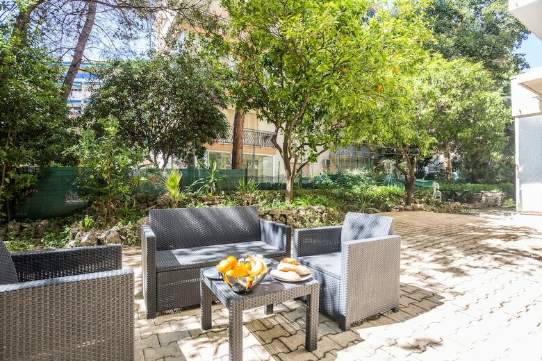 Apartamento 2 Bdrm Flat With 260m2 Garden-congress/beaches By Weekome