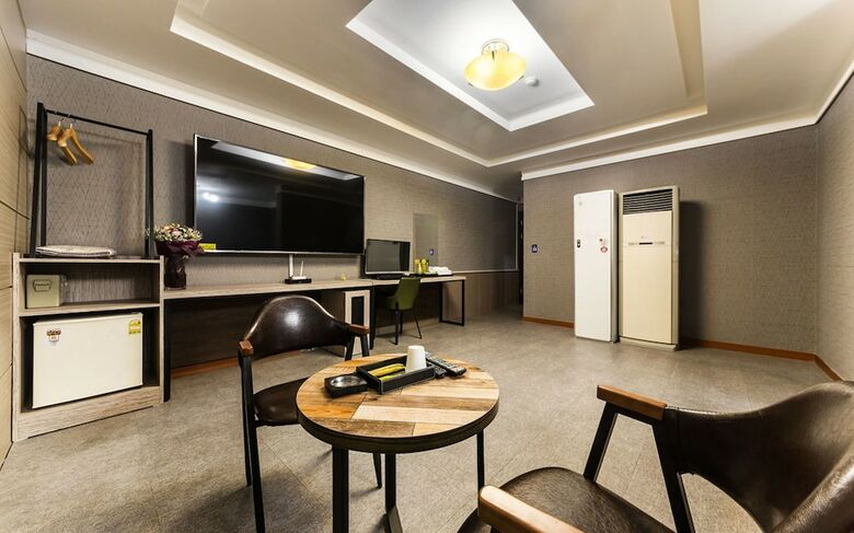 Hotel No.1