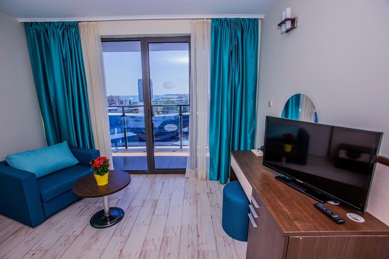 Smartline Meridian Hotel