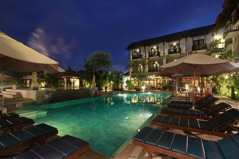 Hotel The Lokha Legian Resort & Spa