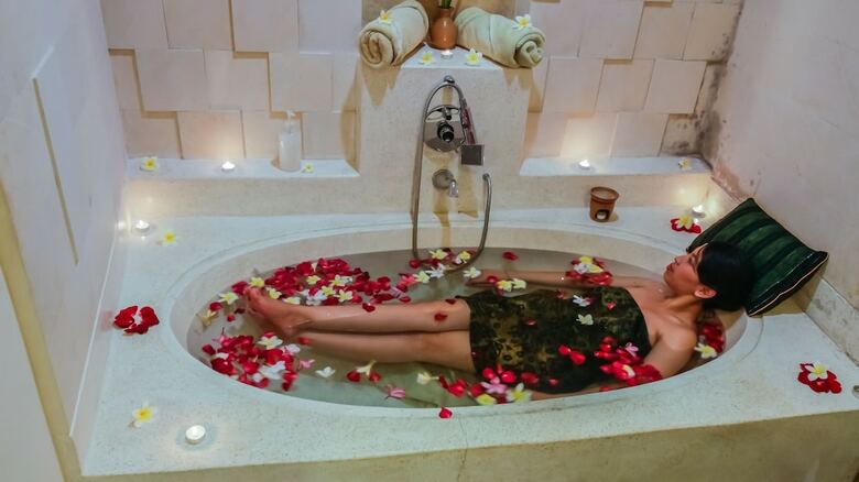 Hotel The Lokha Legian Resort & Spa