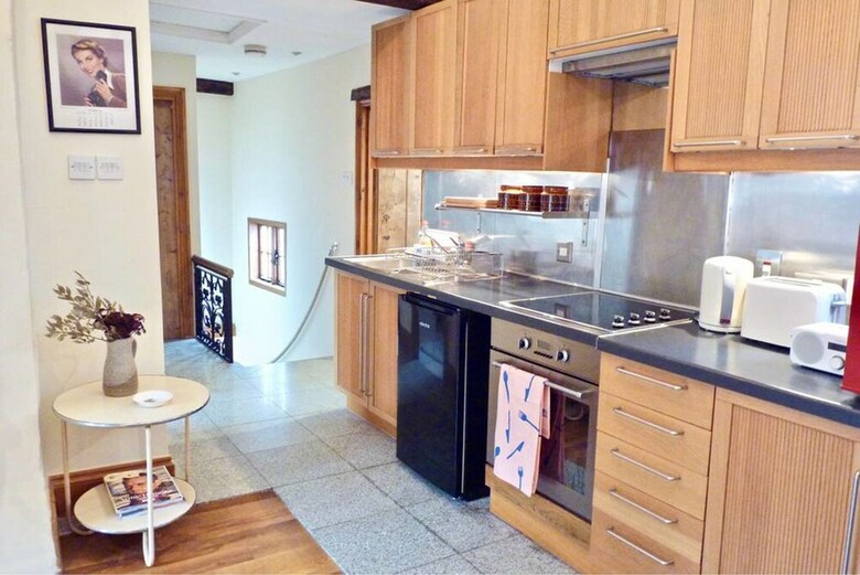 Bed & Breakfast Four Doors