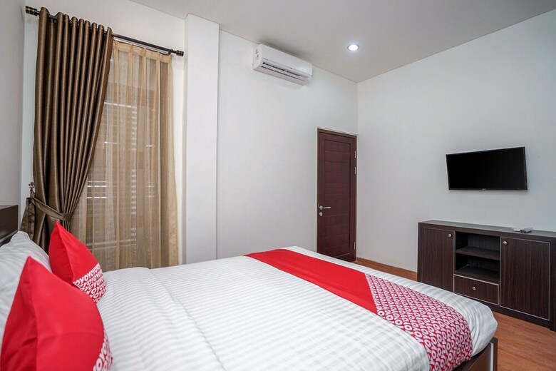 Hostal Oyo 932 Griya Mas Residence Syariah