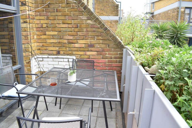 Lovely Flat In Brixton With Balcony