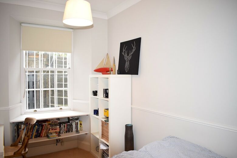 Spacious 2 Bedroom Inverleith Home With Garden