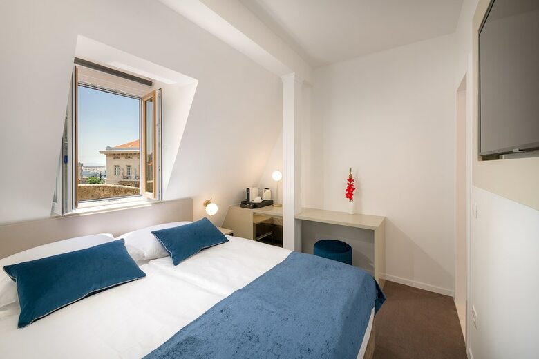 Bed & Breakfast Flos Luxury Rooms