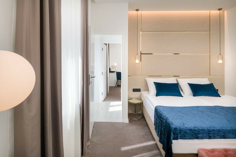 Bed & Breakfast Flos Luxury Rooms