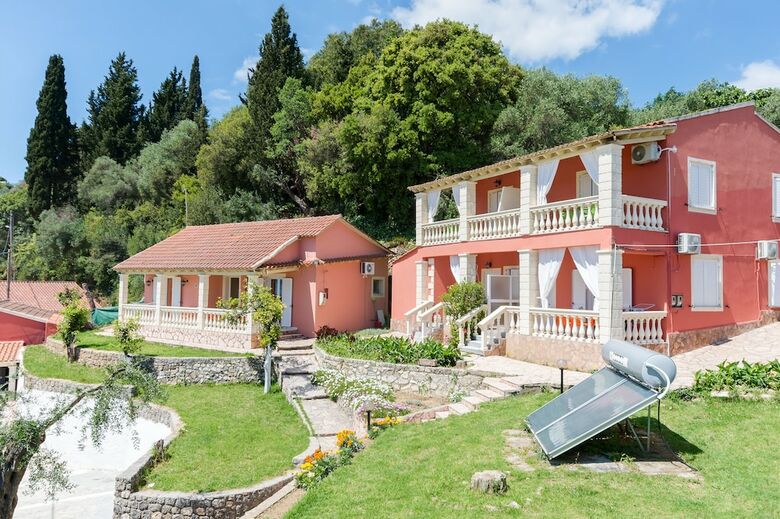 Fouxia Apartments And Studios