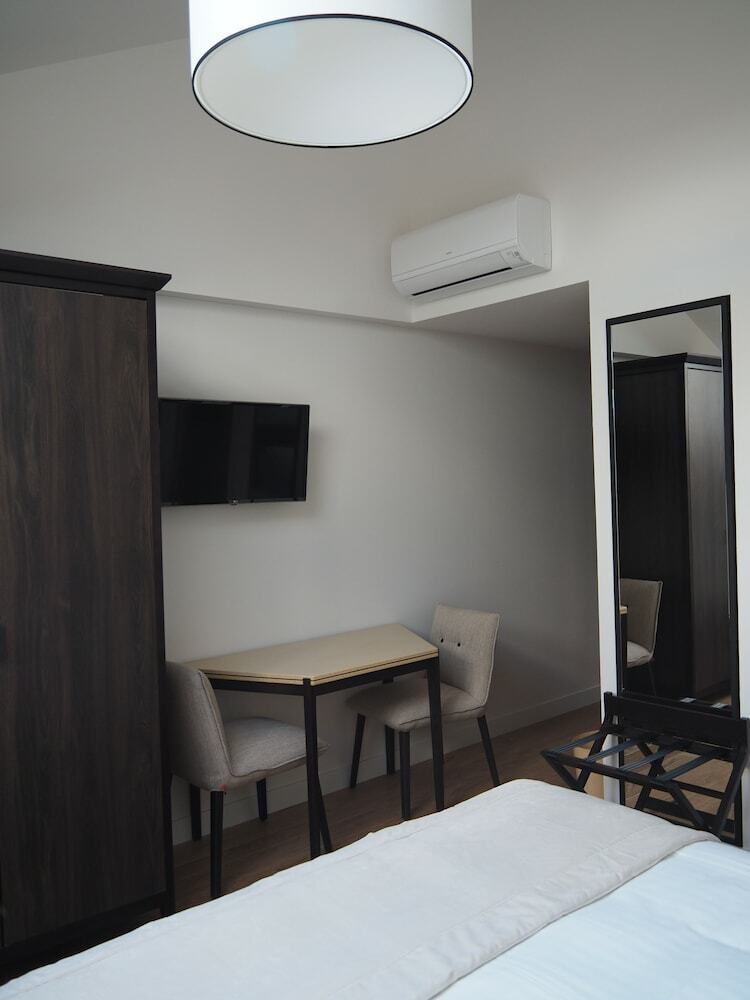 Hotel H�tel Coll�ge Des Doctrinaires