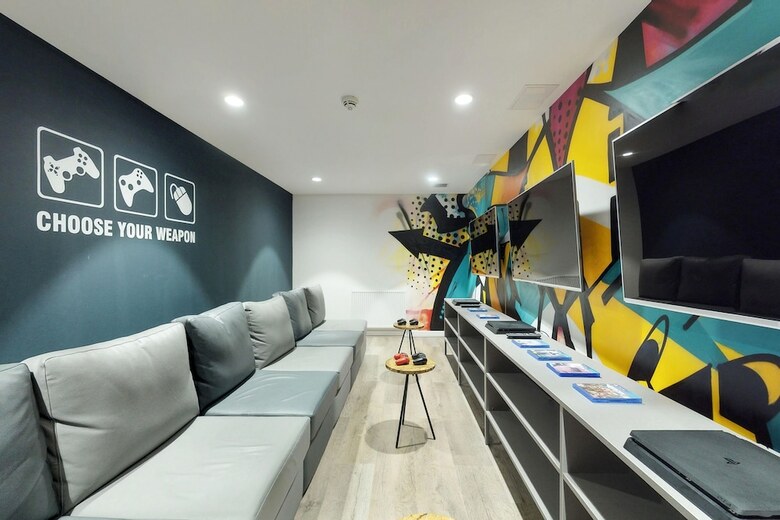 Hotel Hashtag Glasgow (Student Only - Id Required)