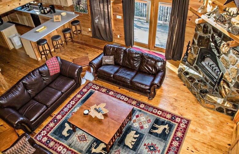 Wolfsong Lodge - Five Bedroom Cabin