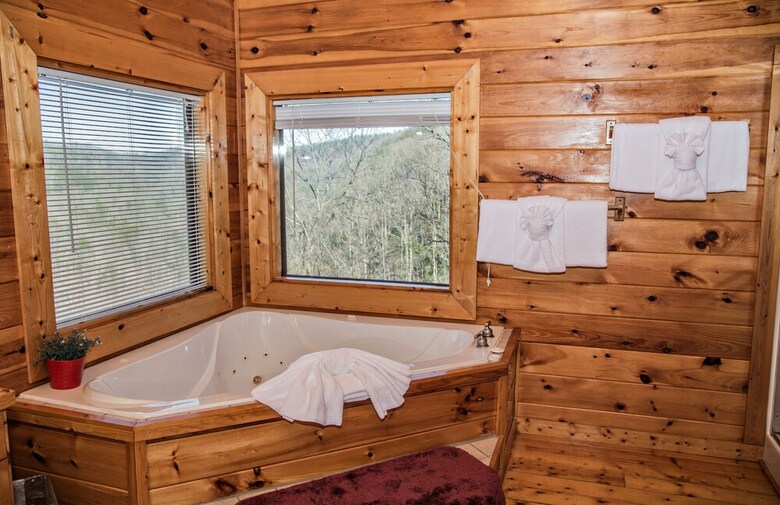Wolfsong Lodge - Five Bedroom Cabin