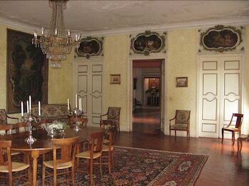 Bed & Breakfast Chateau De La Barben