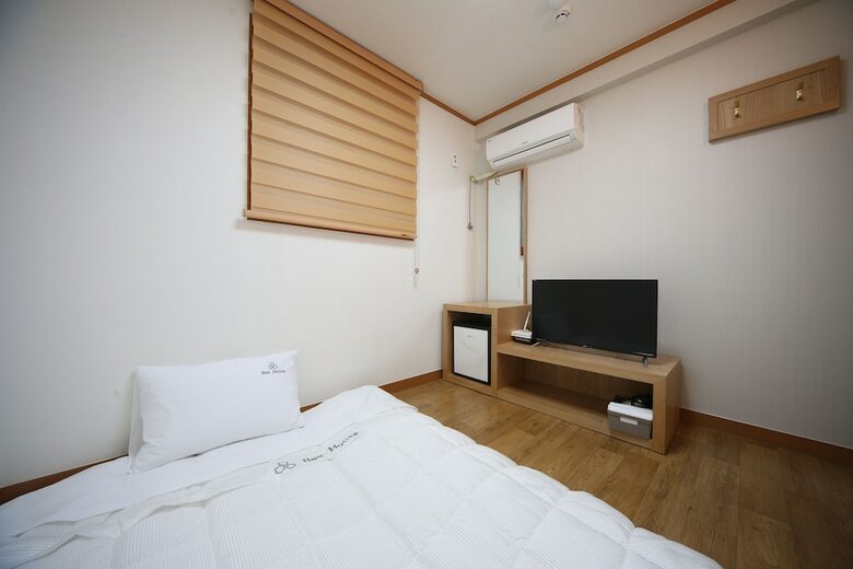Hotel Bee House Hostel