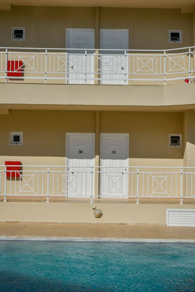 Felicity Hotel