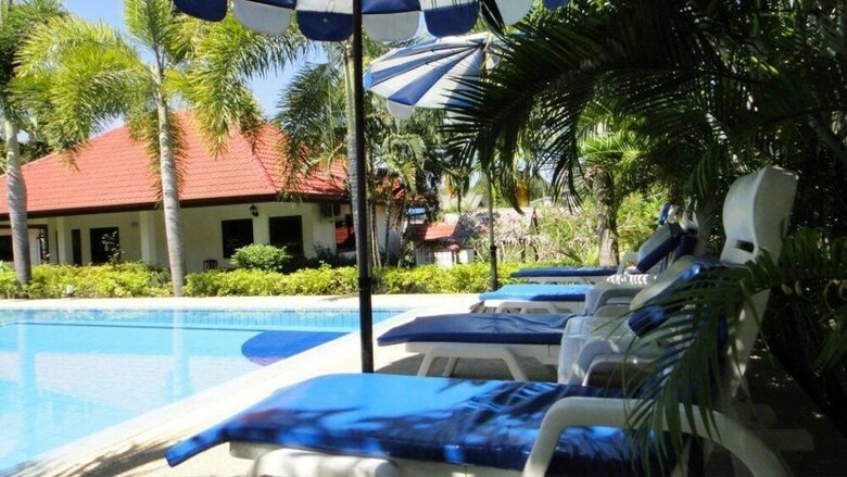 Hotel Smile House And Pool
