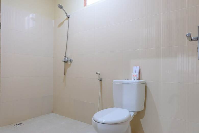 Hotel Oyo 992 Semilir Senggigi Inn